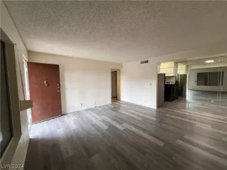 Photo #1: 2566684 Listing 