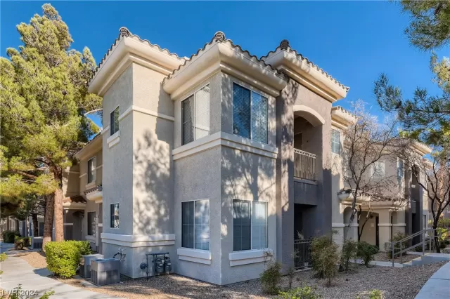 MLS: 2566687 Condo For Sale