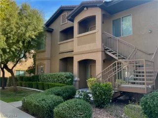 Photo #2: 2566700 Listing