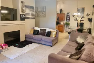 Photo #4: 2566700 Listing