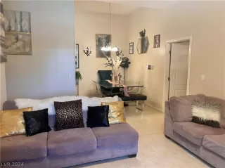 Photo #5: 2566700 Listing