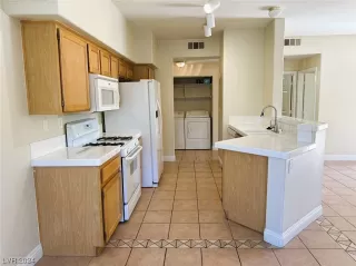 Photo #4: 2566707 Listing 