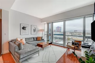 Photo #1: 2566724 Listing 