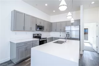 Photo #2: 2566775 Listing