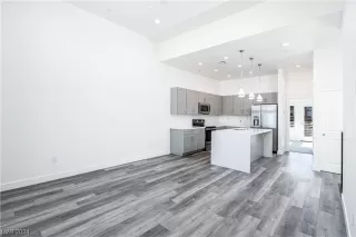 Photo #5: 2566775 Listing