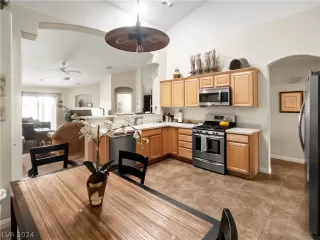 Photo #1: 2566785 Listing 