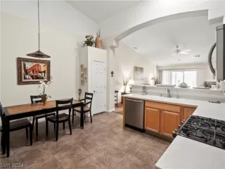 Photo #3: 2566785 Listing 