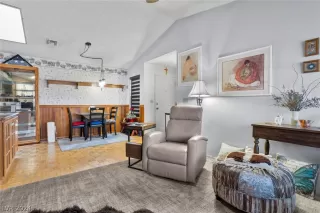 Photo #5: 2566814 Listing