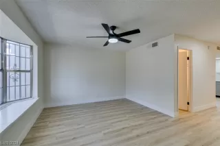 Photo #4: 2566833 Listing