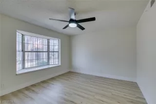 Photo #6: 2566833 Listing