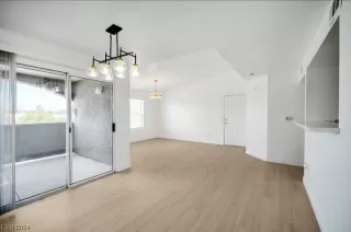 Photo #2: 2566937 Listing 