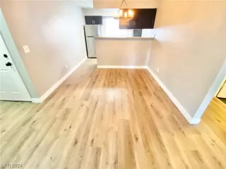 Photo #5: 2566940 Listing 