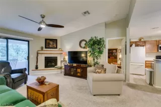 Photo #6: 2566942 Listing