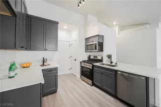 Photo #2: 2566949 Listing 