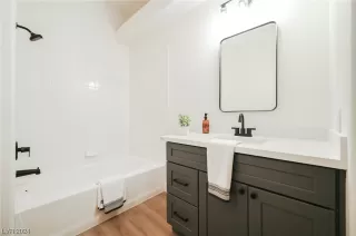 Photo #3: 2566949 Listing 