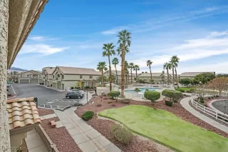 Photo #2: 2566965 Listing