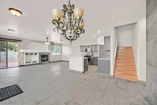 Photo #4: 2566965 Listing