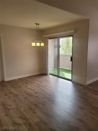 Photo #2: 2566980 Listing 