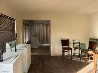 Photo #1: 2566986 Listing