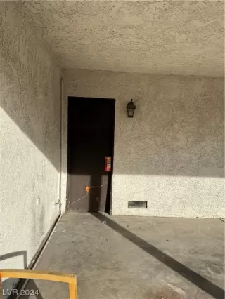 Photo #2: 2566986 Listing