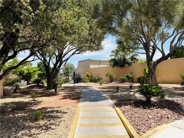 MLS: 2566998 Condo For Sale