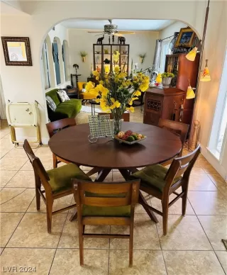 Photo #1: 2566998 Listing