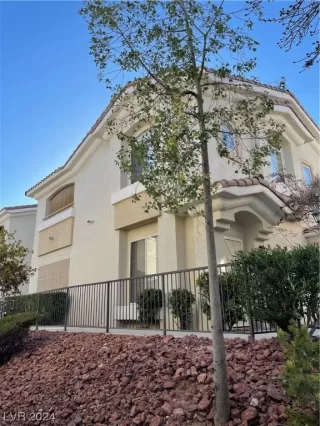 Photo #1: 2567019 Listing 