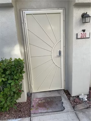 Photo #2: 2567019 Listing 