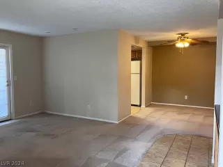 Photo #3: 2567031 Listing