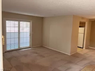 Photo #4: 2567031 Listing