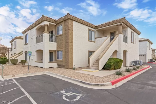 MLS: 2567033 Condo For Sale