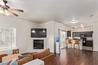 Photo #3: 2567033 Listing