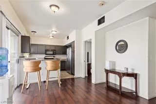 Photo #5: 2567033 Listing