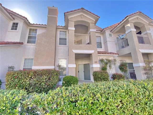 MLS: 2567071 Condo For Sale