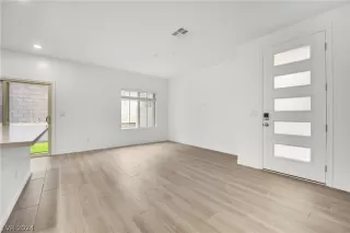 Photo #2: 2567098 Listing 