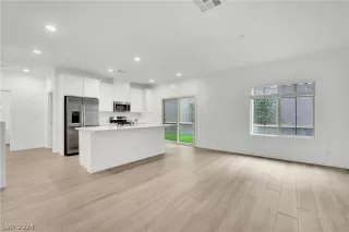 Photo #4: 2567098 Listing 