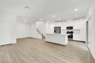 Photo #6: 2567098 Listing 
