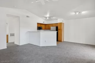 Photo #5: 2567111 Listing