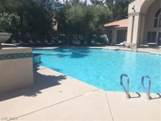 Photo #5: 2567132 Listing 