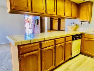 Photo #2: 2567147 Listing