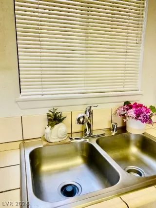 Photo #5: 2567147 Listing