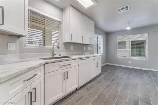 Photo #3: 2567165 Listing