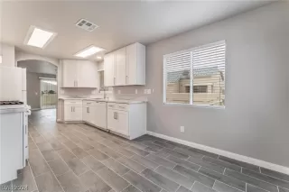 Photo #4: 2567165 Listing