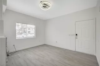 Photo #5: 2567172 Listing