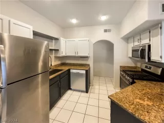 Photo #4: 2567253 Listing