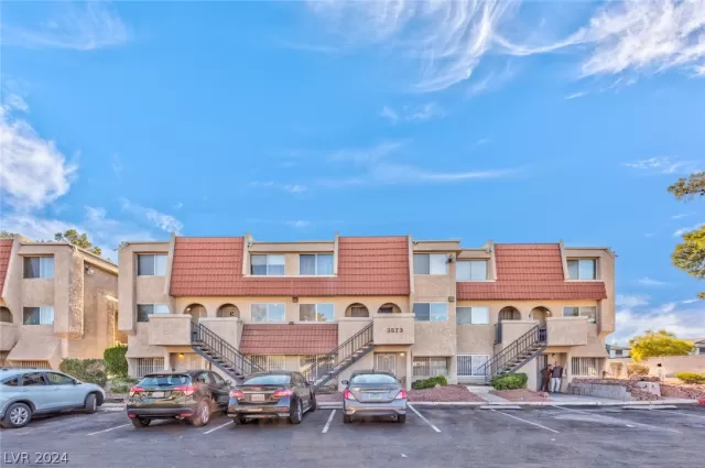 MLS: 2567278 Condo For Sale