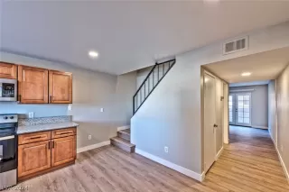 Photo #1: 2567278 Listing 