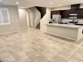 Photo #1: 2567296 Listing 