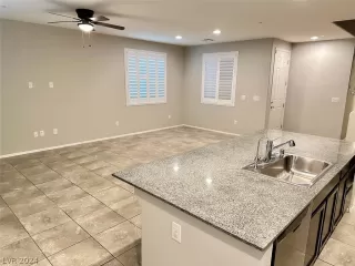 Photo #4: 2567296 Listing 