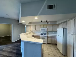 Photo #1: 2567299 Listing 